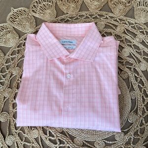 Long sleeve buttons down men shirt